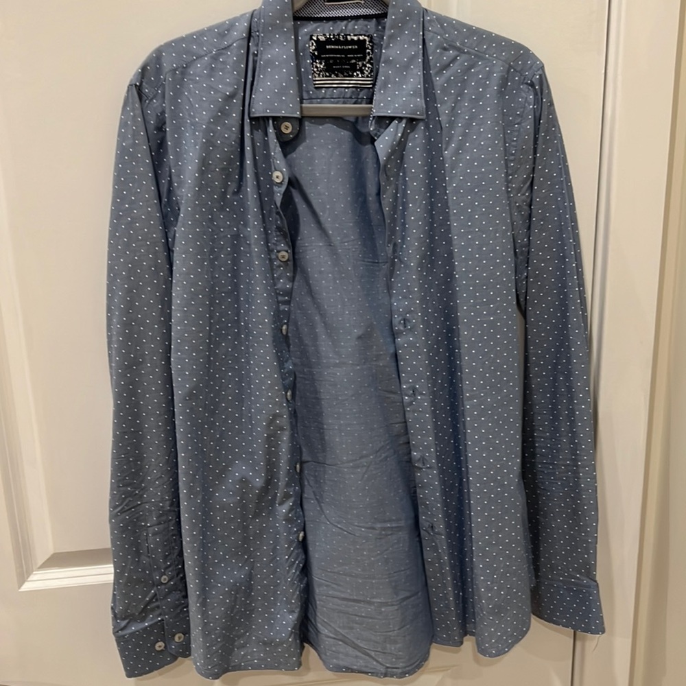 Blue and white dotted medium button up/button down casual dress shirt